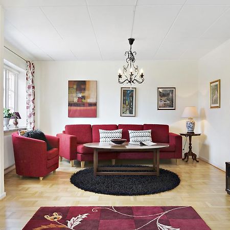 Вилла Charming Townhouse Истад Экстерьер фото